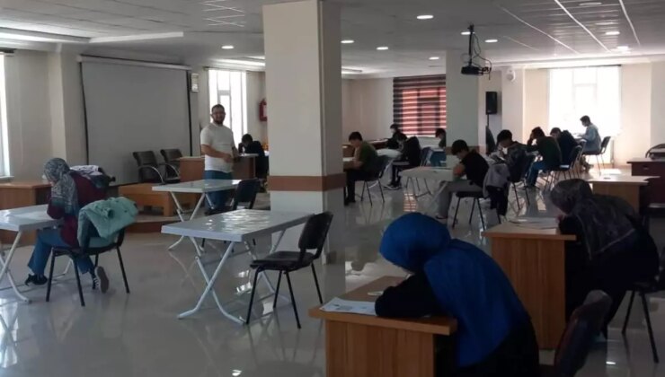 Bozkır’da Umre Ziyareti Ödüllü Gençlik Bilgi Yarışması Düzenlendi