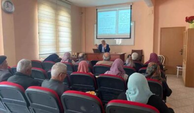 Konya’da Hacı Adaylarına Uygulamalı Eğitim Semineri Düzenlendi