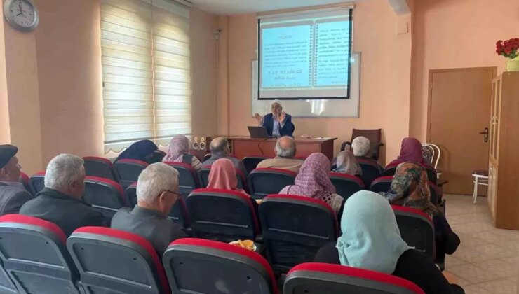 Konya’da Hacı Adaylarına Uygulamalı Eğitim Semineri Düzenlendi
