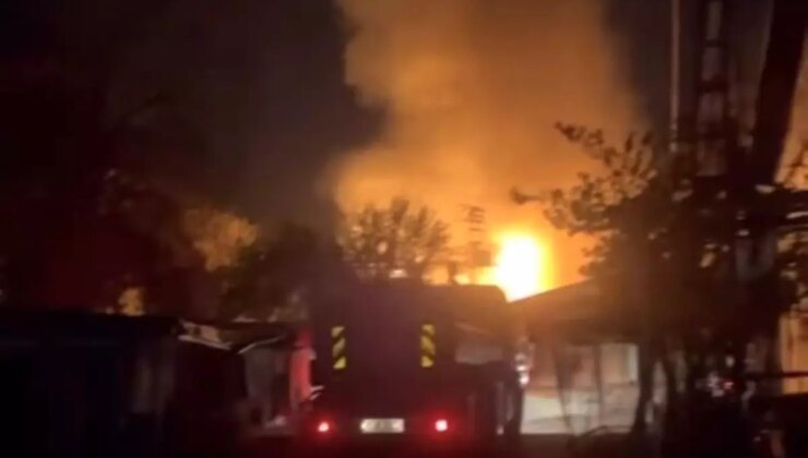Konya’da Yangın: Depoda Çıkan Alevler Uzun Süre Mücadele Sonrası Söndürüldü