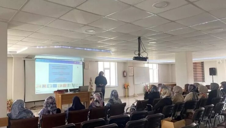 Bozkır’da Kur’an Kursu Öğreticilerine Tecrübe Paylaşım Semineri Düzenlendi
