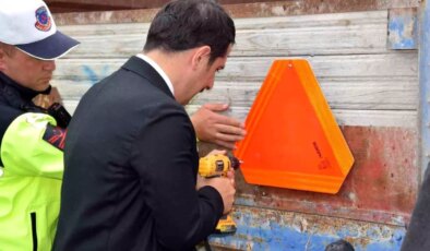 Konya’da Trafik Haftası Etkinliğinde Çiftçilere Reflektör Dağıtımı