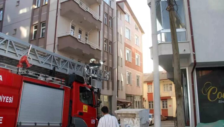 Konya’da Yaşlı Çiftin Kapı Açmaması Ekipleri Alarma Geçirdi