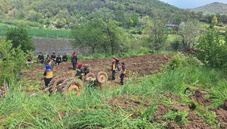 Traktör Devrildi, Genç Hayatını Kaybetti