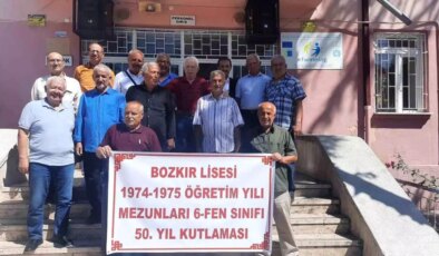 Bozkır Lisesi Mezunları 50 Yıl Sonra Okulda Buluştu