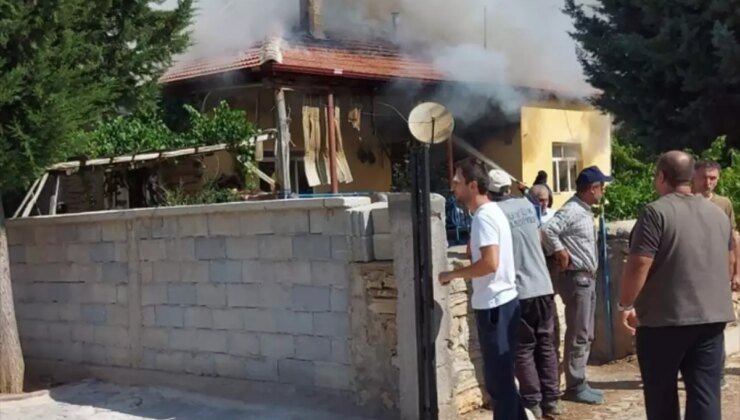 Konya’nın Hüyük İlçesinde Evde Yangın: 2 Yaralı