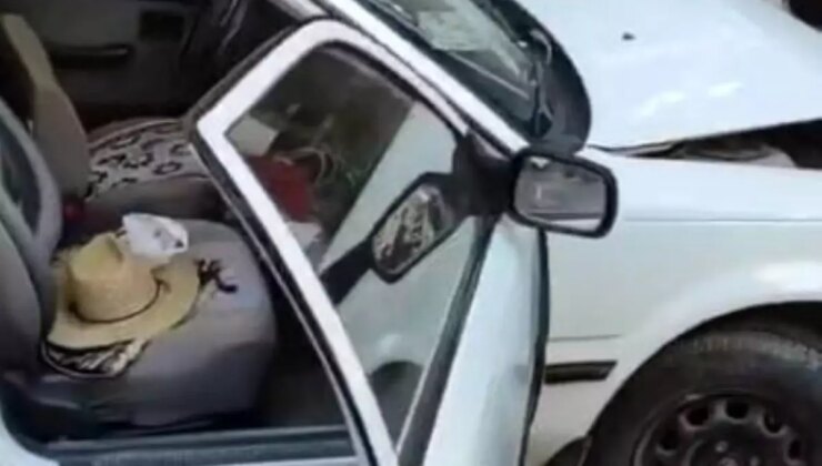 Kontrolden Çıkan Otomobil Kuaför Dükkanına Girdi: Bisikletli Yaralandı
