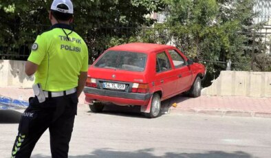 Konya’da Dur İhtarına Uymayan Sürücü Polis Memuruna Çarptı