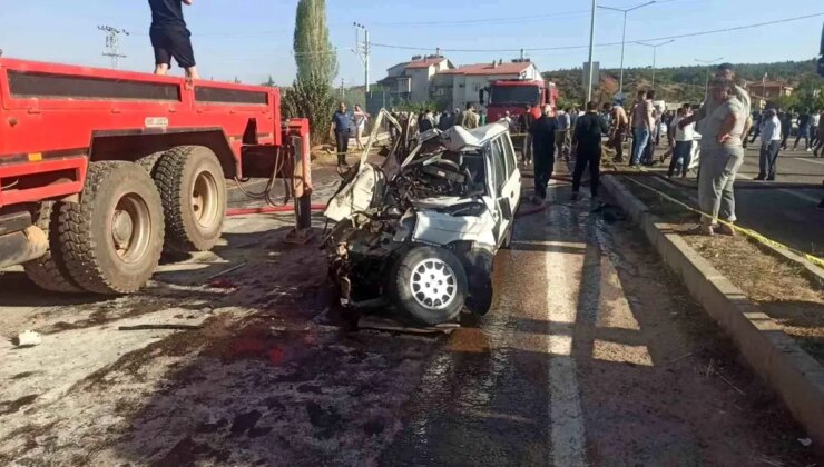 Konya’da Otomobil ve Tır Çarpıştı: 3 Ölü